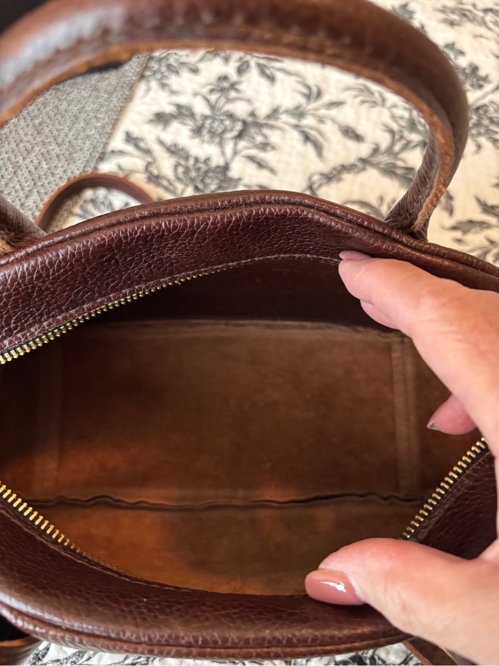 Portland Leather Goods Grace Crossbody Bag in Coldbrew- Premium - Picture 7 of 7